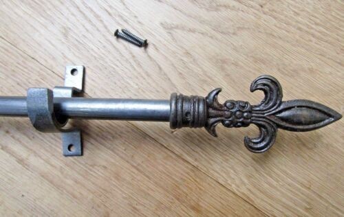 Hanging tapestry rod cast - hanging,